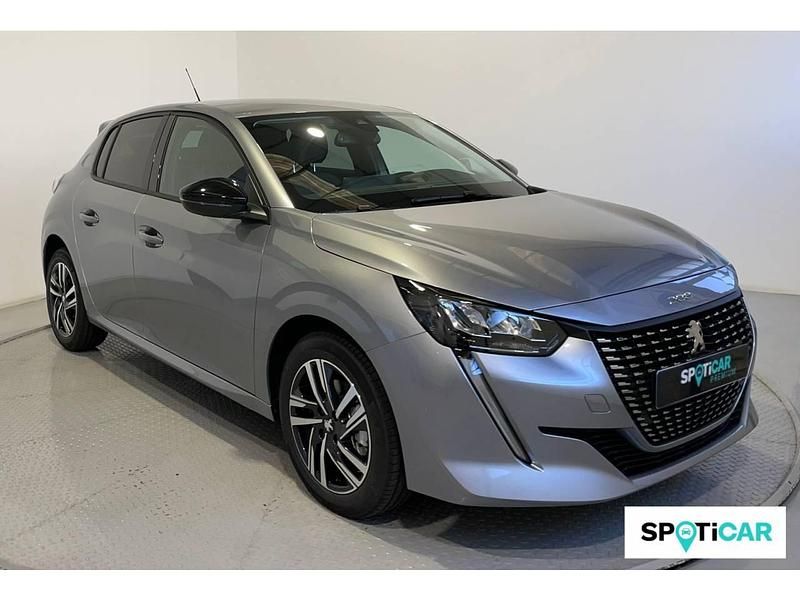 Usado Peugeot 208 Allure 100 CV (73 kW) 2023 Gris Utilitario