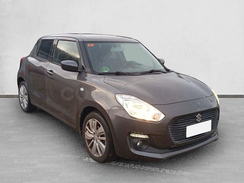 Usado Suzuki Swift 90 CV (66 kW) 2019 Gris / plata Utilitario
