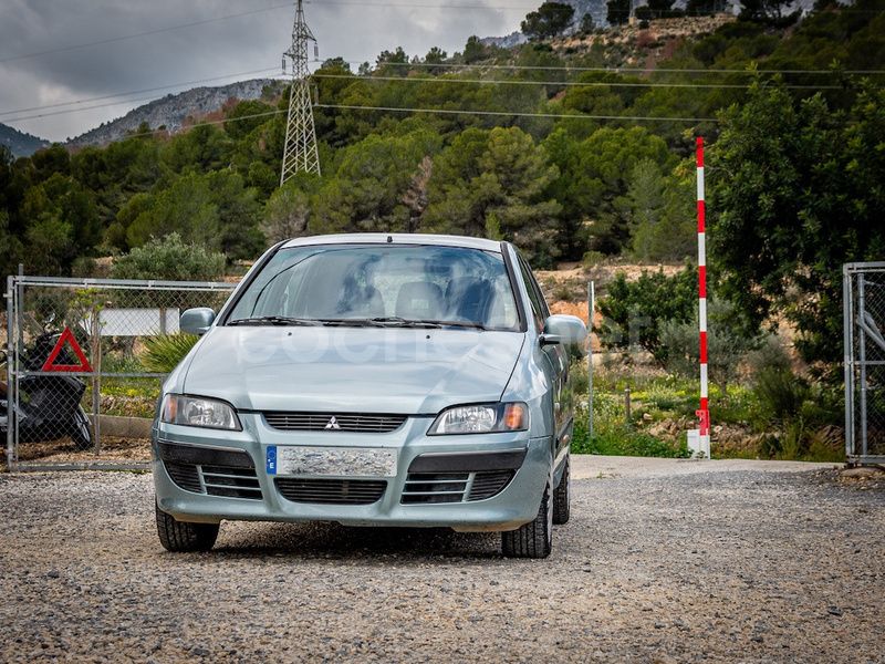Gris / plata Usado 2004 Mitsubishi Space Star Monovolumen | 2990 € - Imagen 1/4