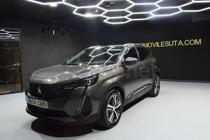 Usado Peugeot 3008 Allure 130 CV (95 kW) 2021 Gris / plata SUV