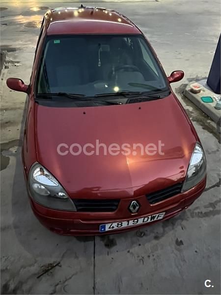 Granate Usado 2005 Renault Clio II Dynamique Berlina | 4000 € (Precio justo) - Imagen 1/4