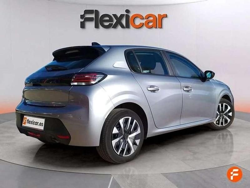 Usado Peugeot 208 Active 102 CV (75 kW) 2024 Gris Utilitario