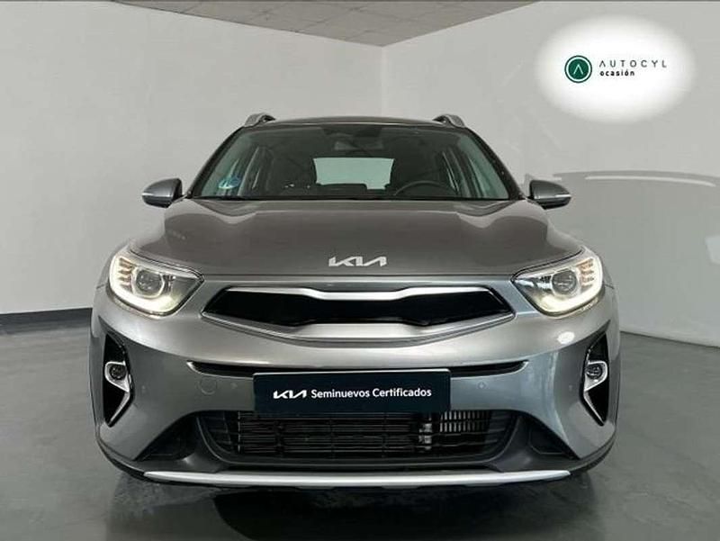 Usado Kia Stonic 101 CV (74 kW) 2025 Gris SUV
