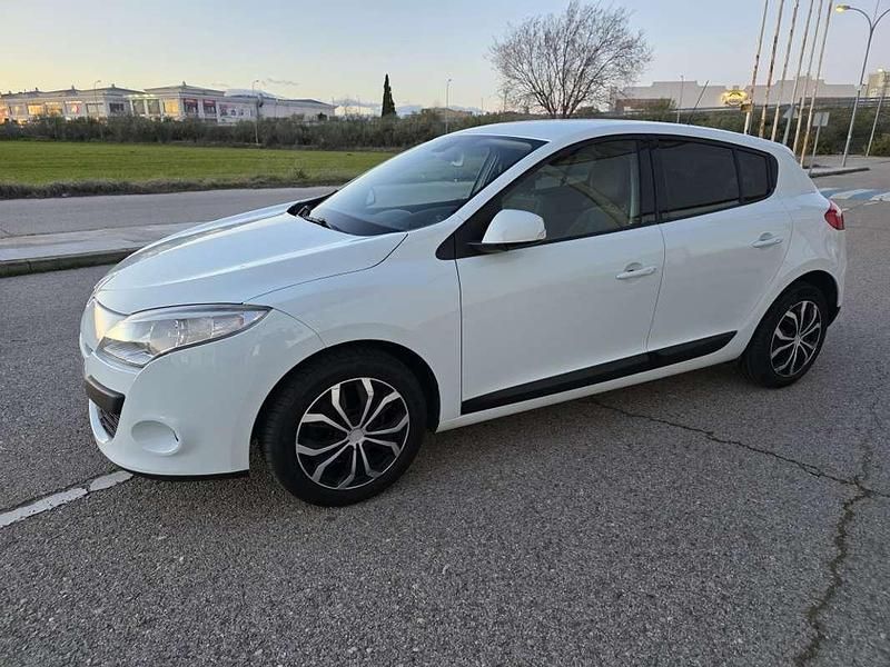 Usado Renault Mégane III Expression 106 CV (77 kW) 2009 Blanco Utilitario