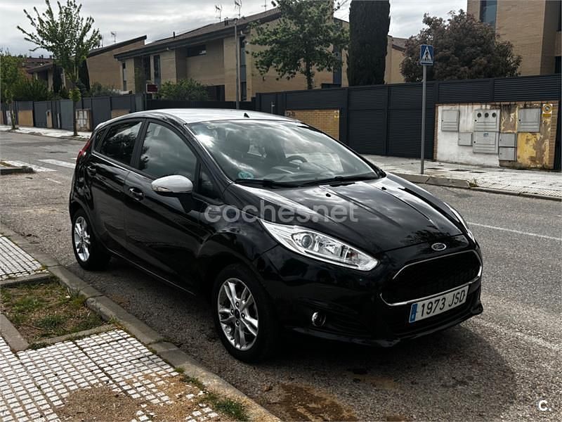 Usado Ford Fiesta Trend 82 CV (60 kW) 2016 Negro Berlina