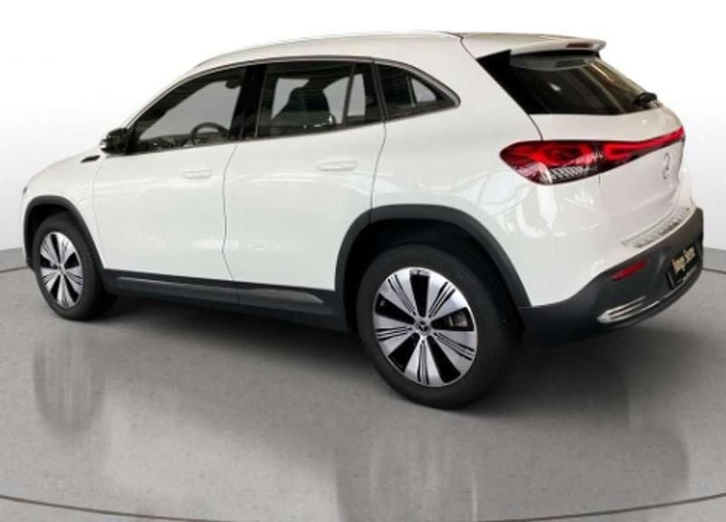 Begagnad Mercedes EQA250 139 kW (190 HK) 2021 Vit SUV