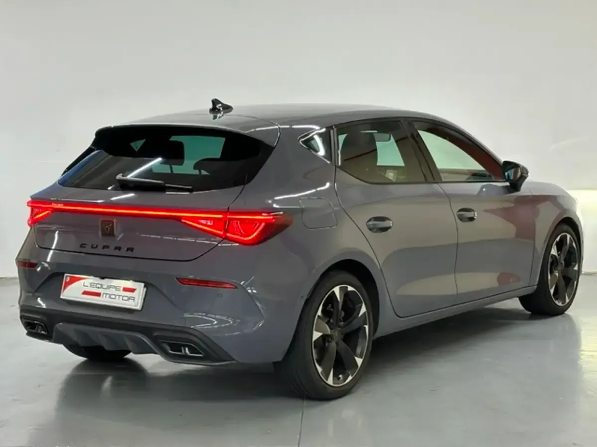 Usado Cupra Leon 150 CV (110 kW) 2024 Gris Berlina