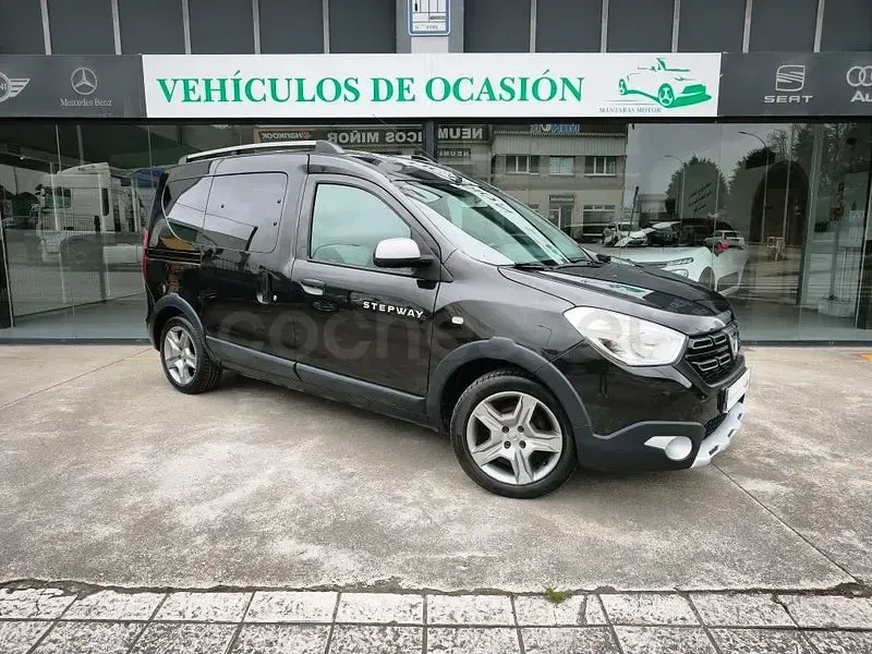 Usado Dacia Dokker Essentiel 102 CV (75 kW) 2019 Negro Monovolumen