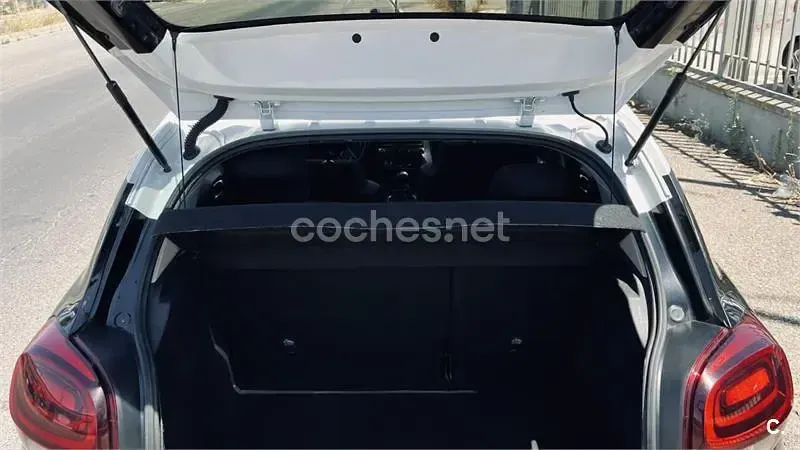 Usado Citroën C3 Feel 102 CV (75 kW) 2021 Negro Utilitario