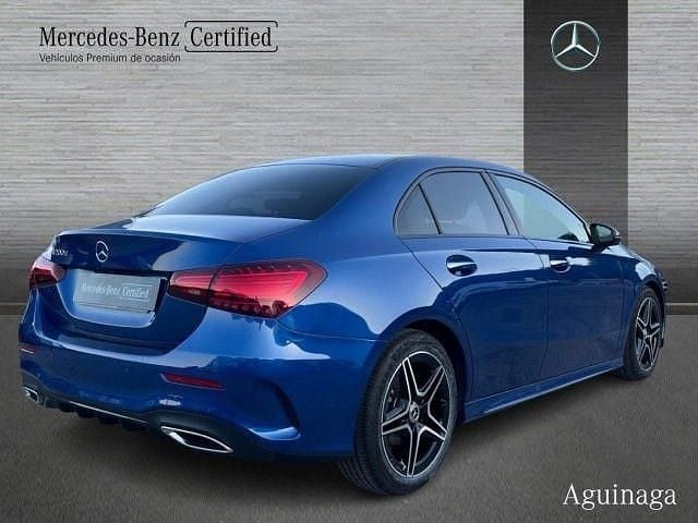 Begagnad Mercedes A200 AMG line 150 HK (110 kW) 2025 Blå