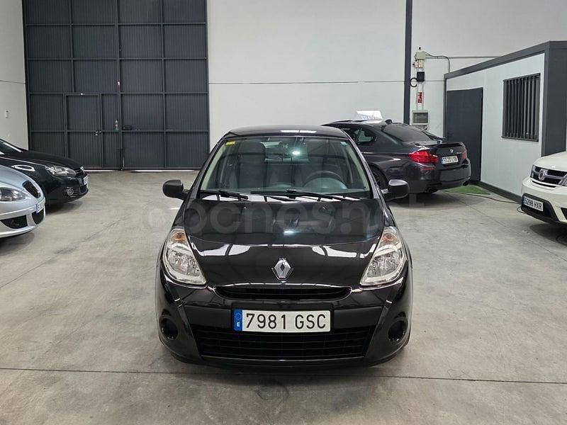 Usado Renault Clio II 75 CV (55 kW) 2009 Negro Berlina