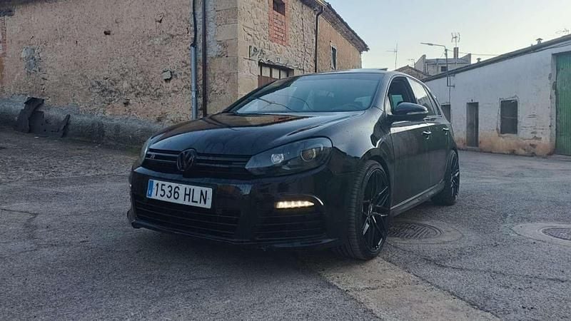 Usado VW Golf VI R 271 CV (199 kW) 2011 Negro Utilitario