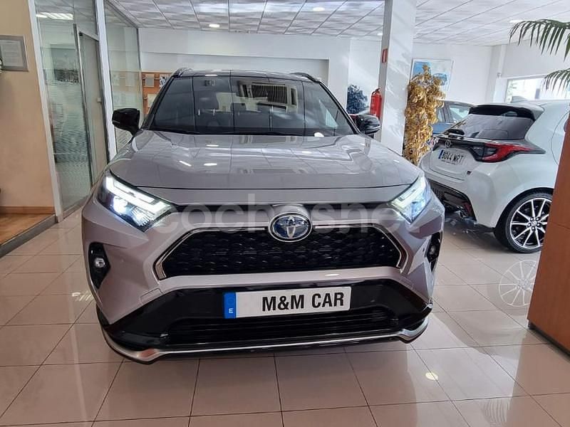 Usado Toyota RAV4 Hybrid Plus 306 CV (225 kW) 2023 Gris / plata SUV