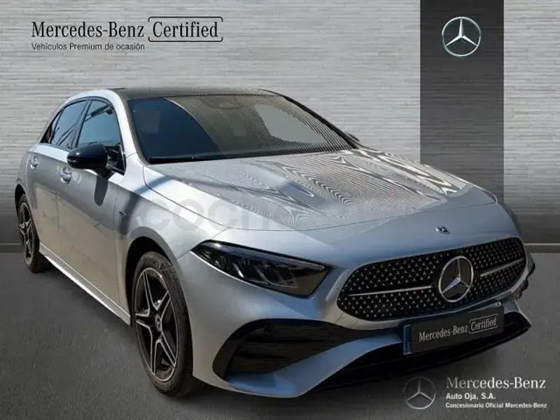 Usado Mercedes A250 218 CV (160 kW) 2025 Gris / plata Berlina