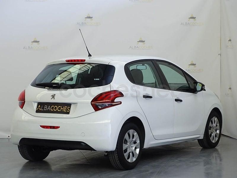 Usado Peugeot 208 Access 75 CV (55 kW) 2017 Blanco Utilitario