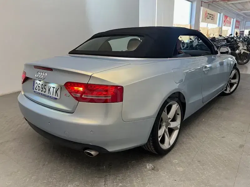 Usado Audi A5 Cabriolet 190 CV (139 kW) 2011 Gris / plata Descapotable