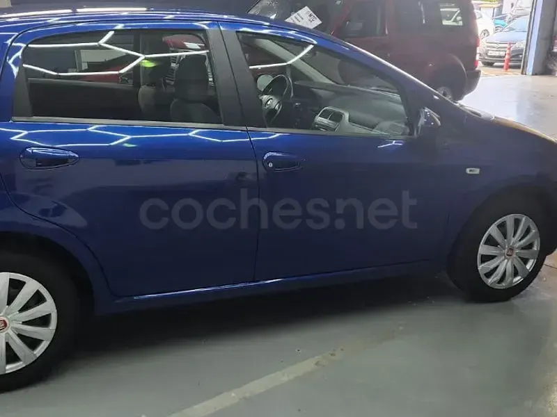 Usado Fiat Grande Punto Dynamic 77 CV (56 kW) 2006 Azul Utilitario
