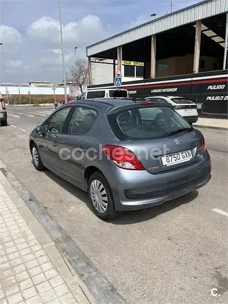 Begagnad Peugeot 207 70 HK (51 kW) 2010 Grå Sedan