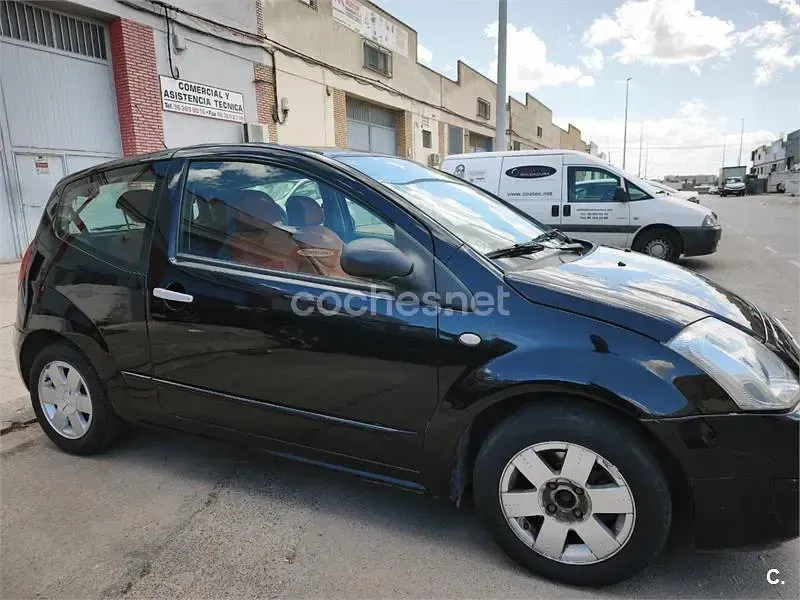 Usado Citroën C2 Furio 61 CV (44 kW) 2005 Negro Utilitario