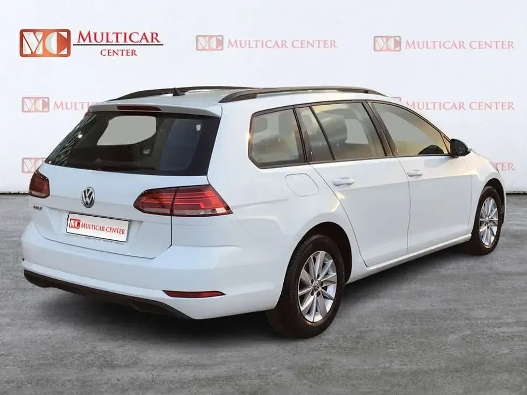 Usado VW Golf VII 116 CV (85 kW) 2019 Blanco Familiar