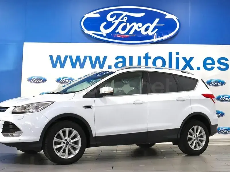 Usado Ford Kuga Business Edition 150 CV (110 kW) 2016 Blanco SUV