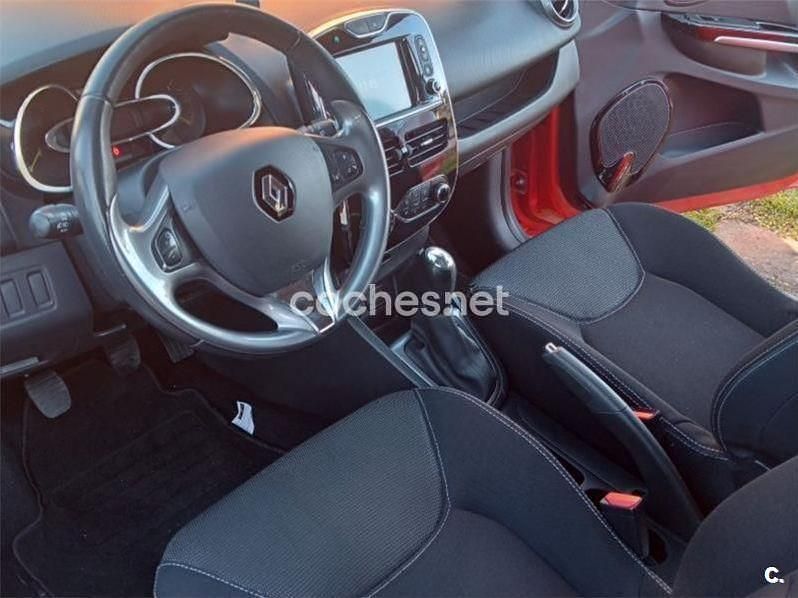 Usado Renault Clio IV 90 CV (66 kW) 2014 Rojo Berlina