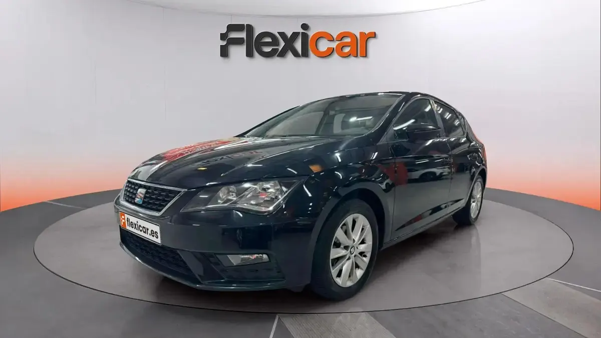 Usado Seat Leon Style 110 CV (80 kW) 2018 Negro Berlina