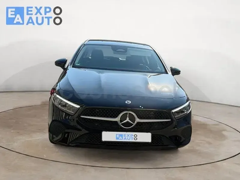 Usado Mercedes A180 136 CV (100 kW) 2024 Negro Berlina