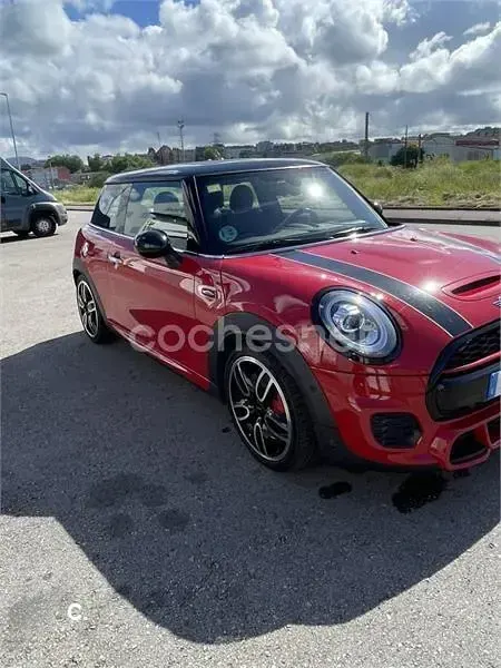 Usado Mini John Cooper Works 231 CV (169 kW) 2018 Rojo Utilitario