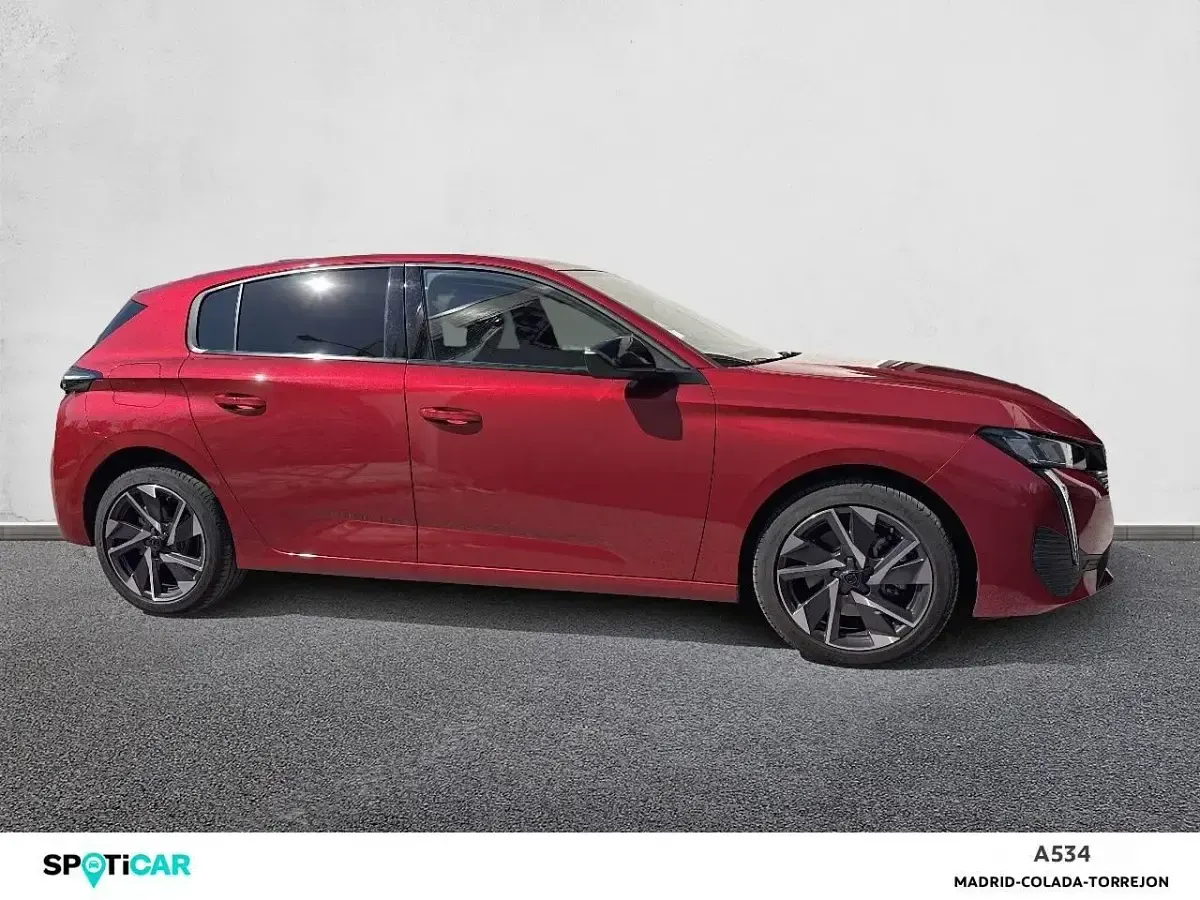 Usado Peugeot 308 Allure 130 CV (95 kW) 2026 Rojo Berlina
