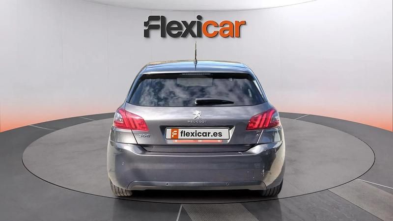 Usado Peugeot 308 Active 131 CV (96 kW) 2020 Gris Berlina