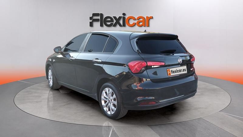 Usado Fiat Tipo Easy 95 CV (69 kW) 2017 Negro Berlina