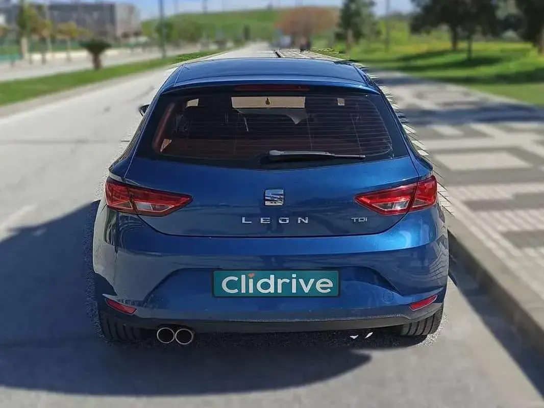 Usado Seat Leon Style 105 CV (77 kW) 2014 Azul Berlina