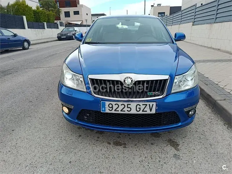 Usado Skoda Octavia RS 170 CV (125 kW) 2010 Azul Familiar