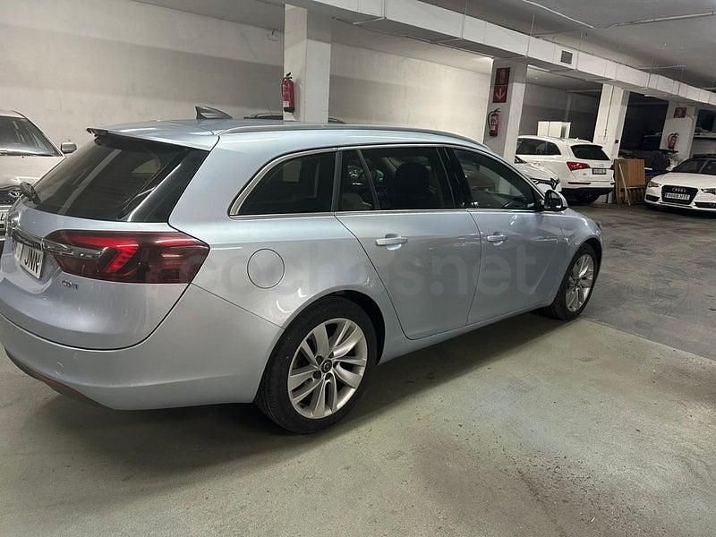 Usado Opel Insignia Business 136 CV (100 kW) 2016 Gris / plata Familiar