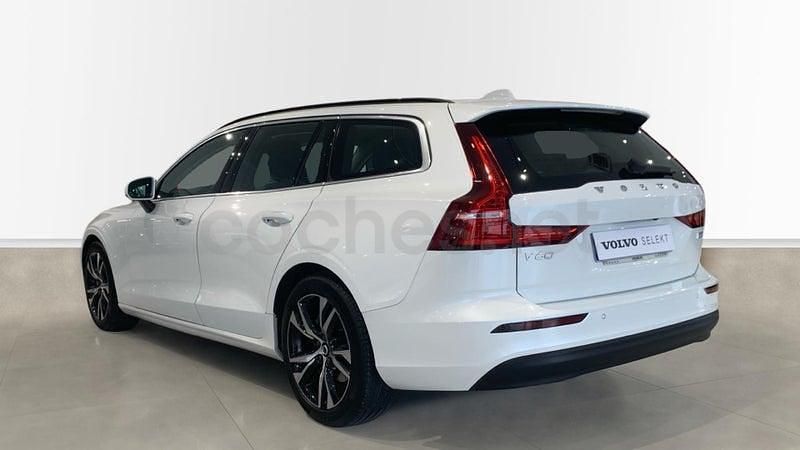 Usado Volvo V60 Core 163 CV (119 kW) 2024 Blanco Familiar