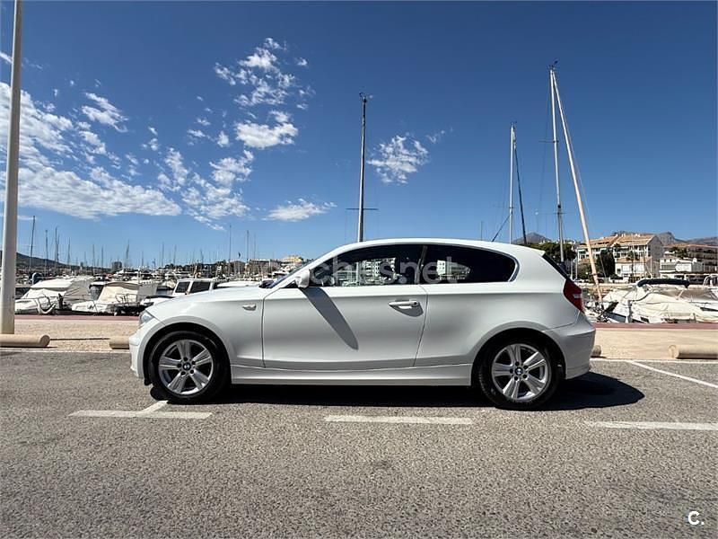 Blanco Usado 2011 BMW 118 Utilitario | 11.500 € (Precio justo) - Imagen 1/4