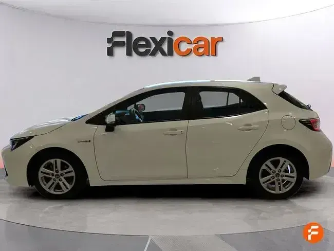 Używany Toyota Corolla Active 122 KM (89 kW) 2020 Biały
