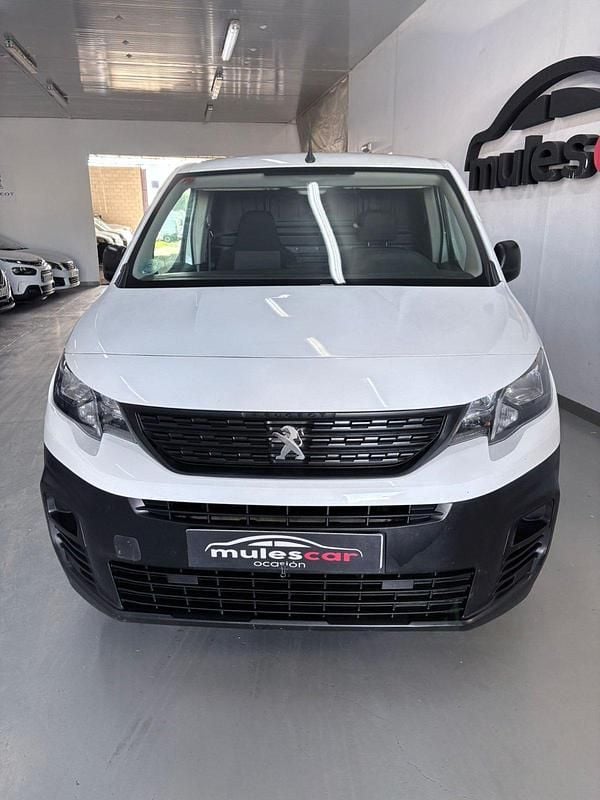 Usado Peugeot Partner 100 CV (73 kW) 2021 Blanco Monovolumen
