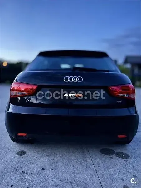 Usado Audi A1 Attraction 90 CV (66 kW) 2012 Negro Utilitario