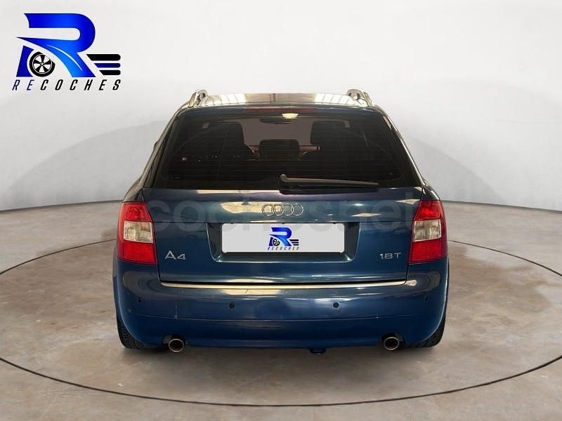 Usado Audi A4 163 CV (119 kW) 2004 Azul Familiar