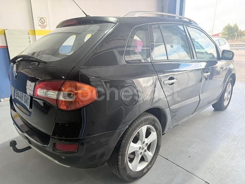 Usado Renault Koleos Dynamique 150 CV (110 kW) 2009 Negro SUV