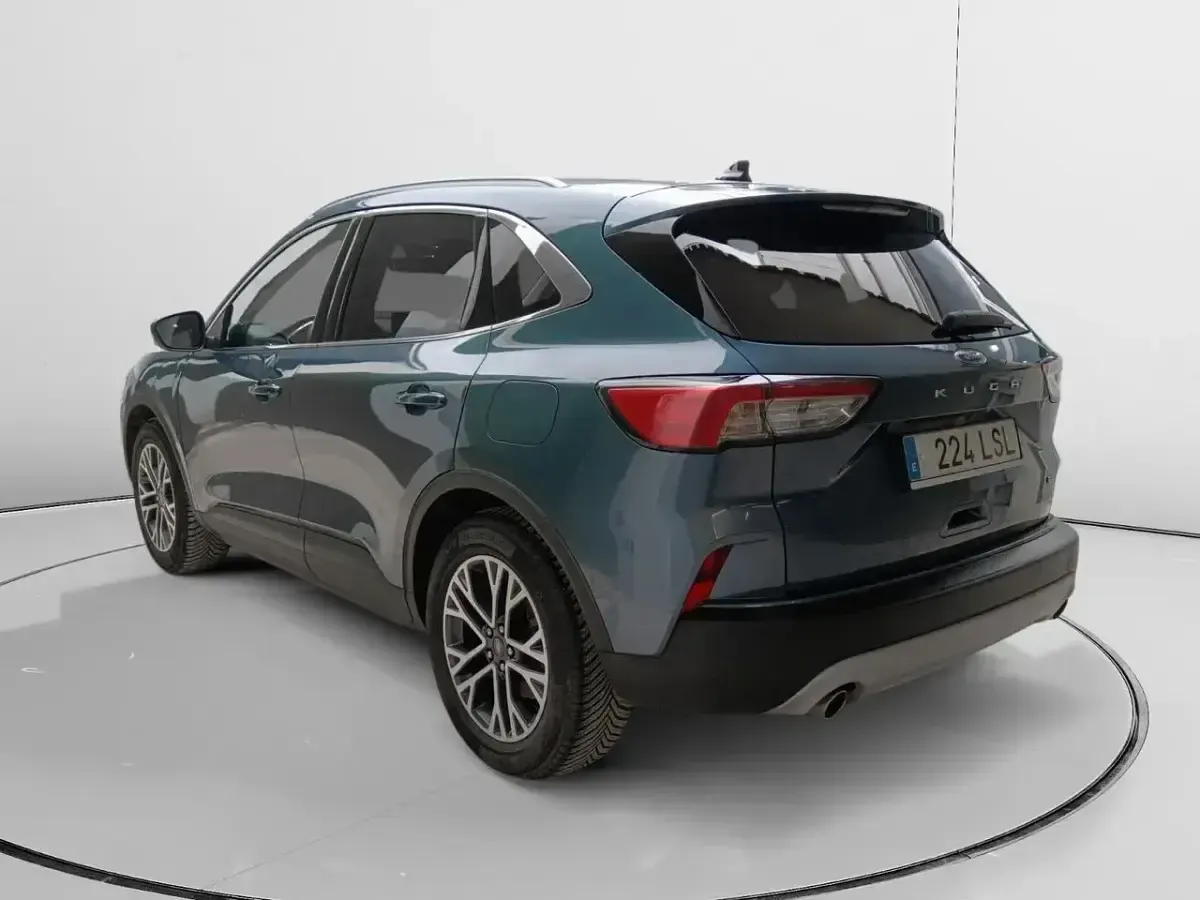 Usado Ford Kuga Titanium 225 CV (165 kW) 2021 Azul SUV