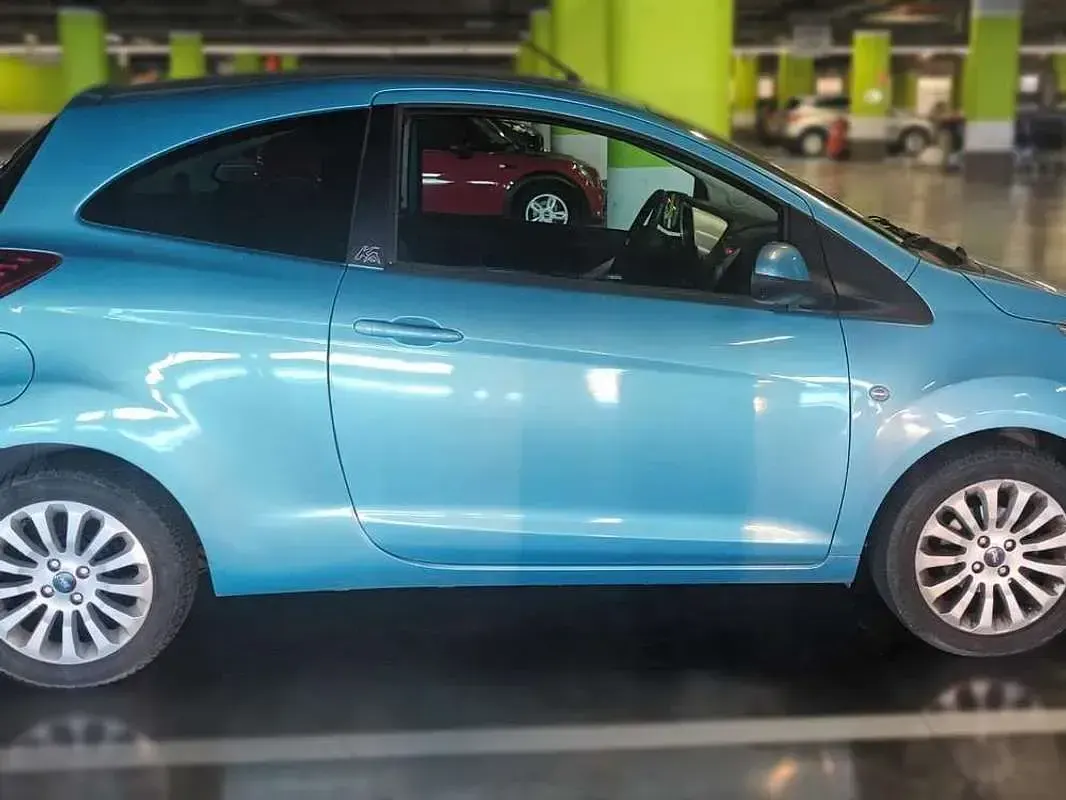 Usado Ford Ka Titanium 69 CV (50 kW) 2010 Azul Utilitario