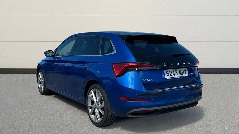 Usado Skoda Scala Sport 150 CV (110 kW) 2023 Azul Utilitario