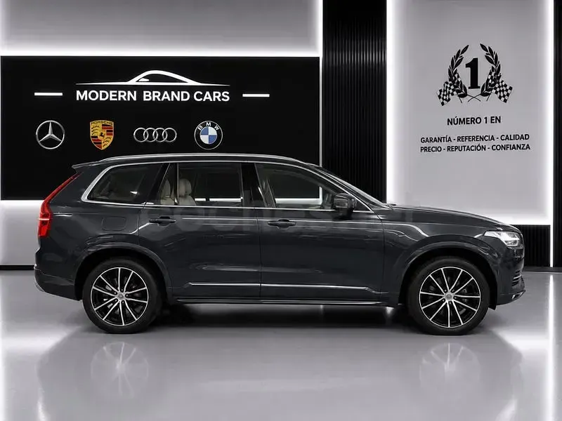 Usado Volvo XC90 Momentum 235 CV (172 kW) 2021 Gris / plata SUV