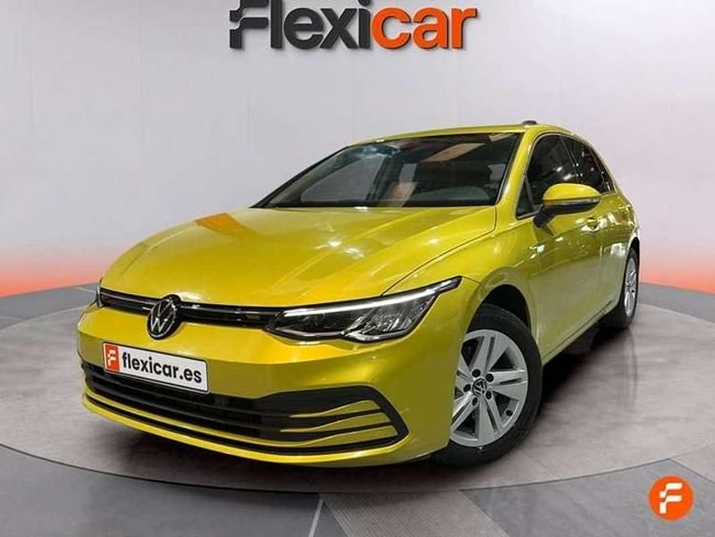 Usado VW Golf VIII Life 150 CV (110 kW) 2021 Verde Berlina