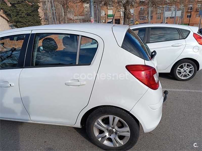 Usado Opel Corsa Color Edition 95 CV (69 kW) 2013 Blanco Utilitario