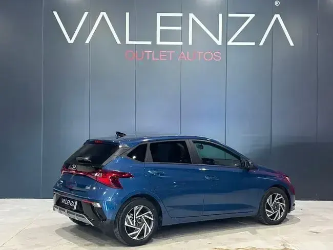 Usado Hyundai i20 100 CV (73 kW) 2025 Azul Utilitario