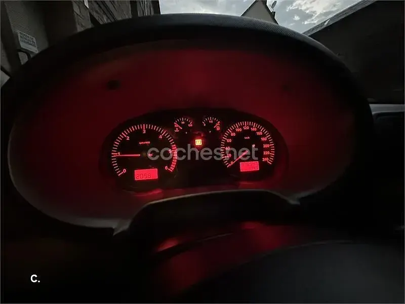 Usado Seat Leon Sport 130 CV (95 kW) 2004 Negro Utilitario
